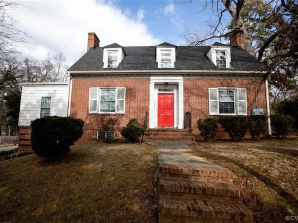 716 Oak St, Farmville, VA 23901