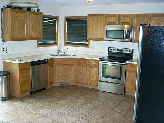 3rd image of 5404 E 129th St