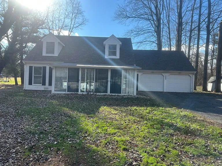 2500 S College Hills Dr — Photo 2