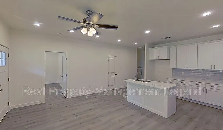 1009 Dubois St — Photo 19