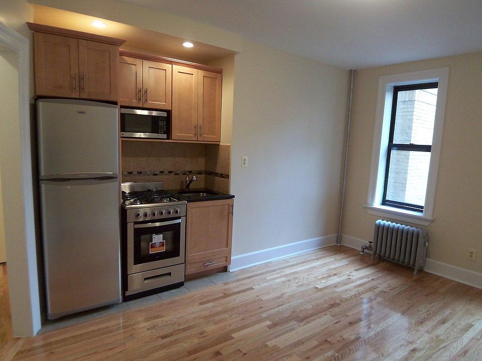 1st image of 1036 Neilson St #3J