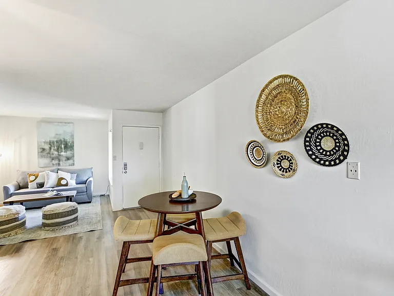 Chestnut Place — Photo 1