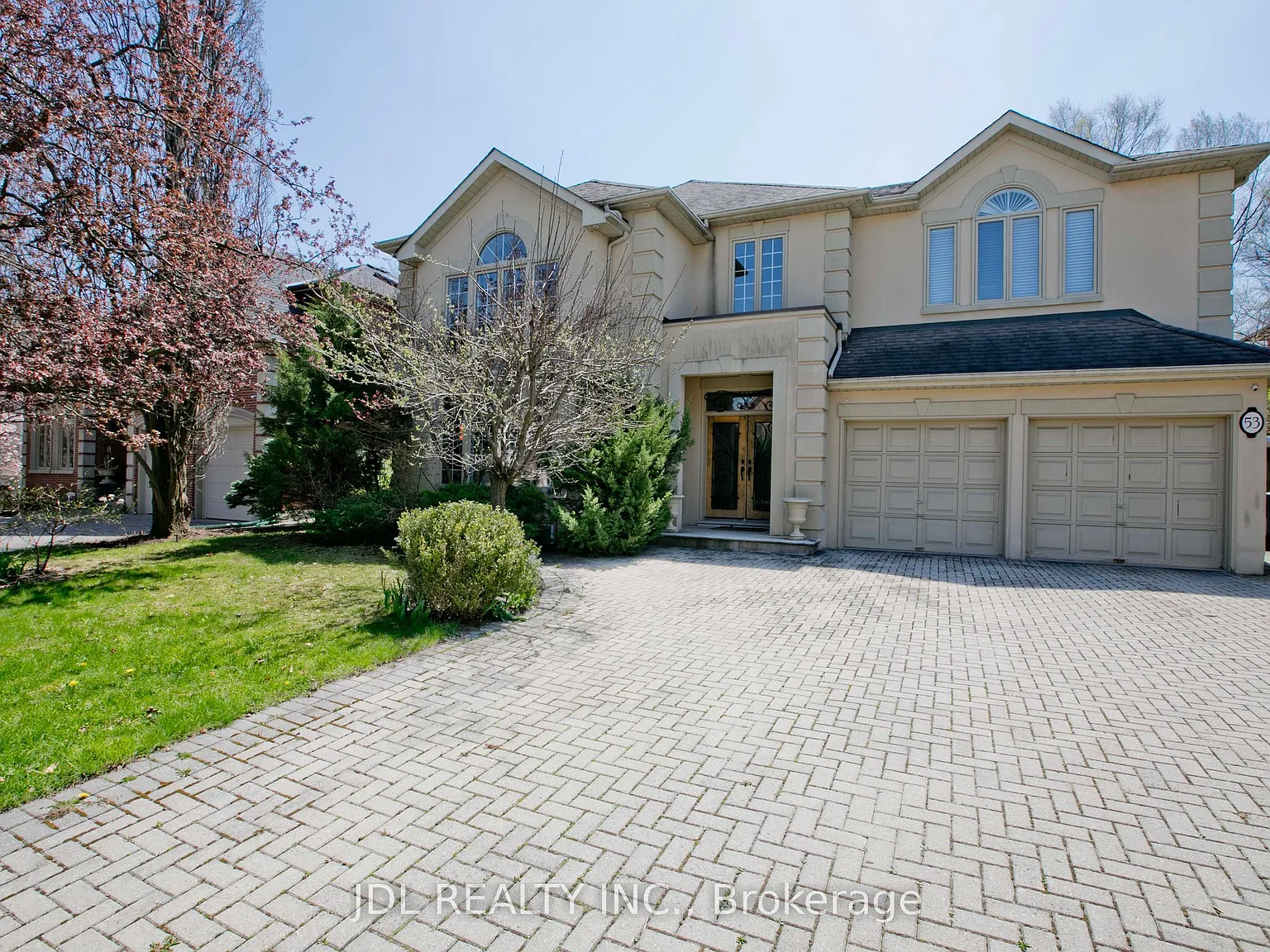 6 bed, $7,900 — Photo 1