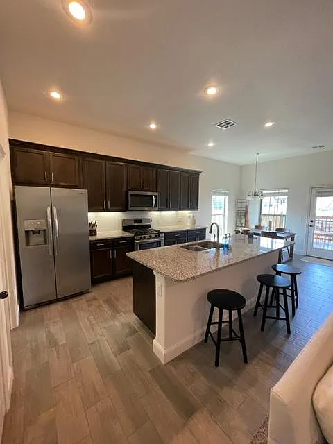 3 bed, 1655 sqft, $1,900 — Photo 4