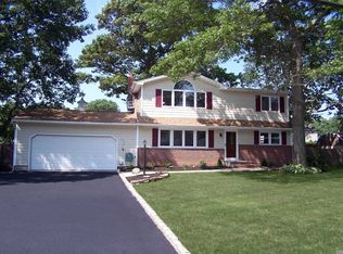 2240 Pond Rd, Ronkonkoma, NY 11779