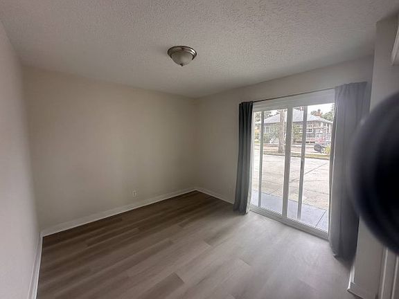 5th image of 407 2nd St S