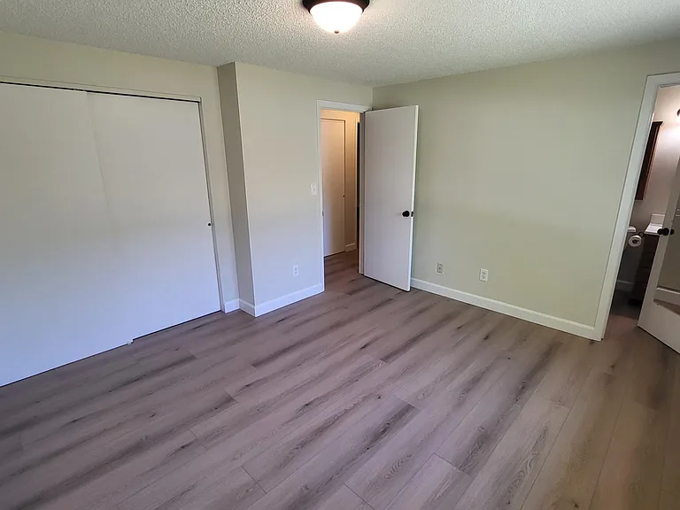 1537 Pullman Dr — Photo 8