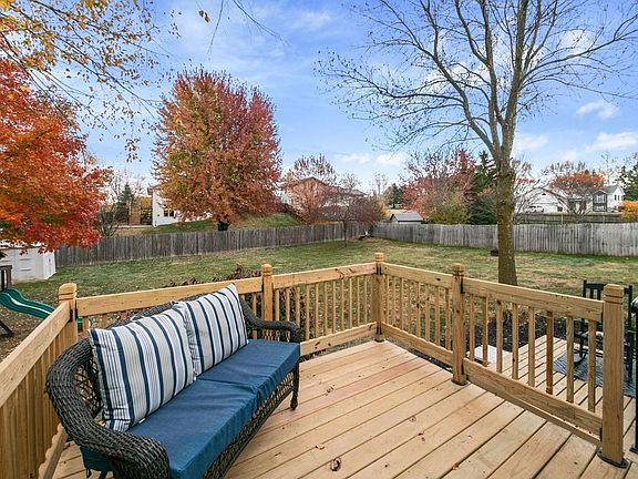 2nd image of 950 Eulaine Cir