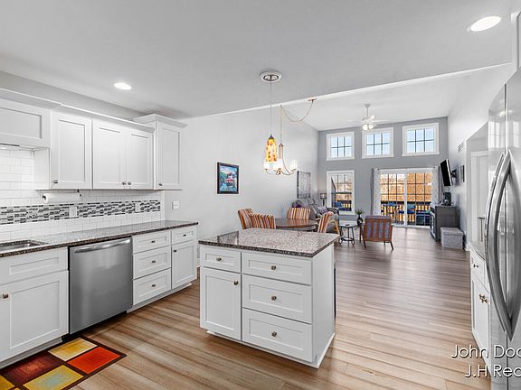 4th image of 10163 E Crossroads Cir SE Unit 37