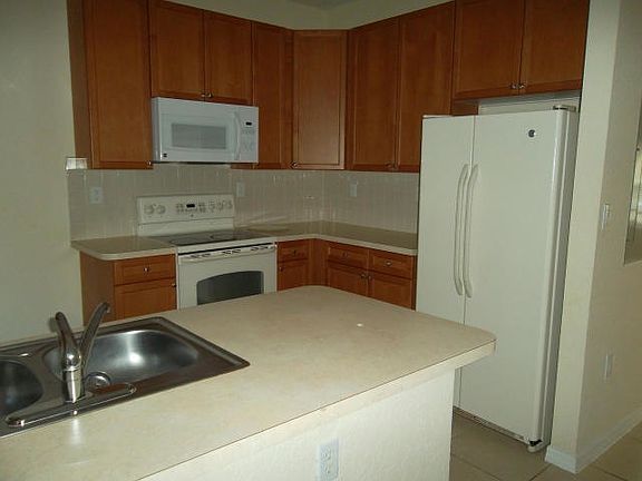 3rd image of 218 Lake Monterey Cir