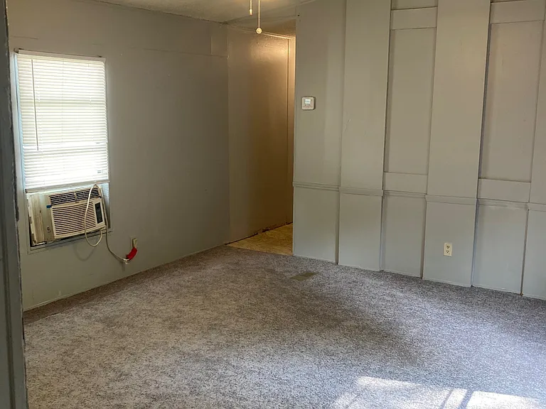 15 Cedar Ave — Photo 3