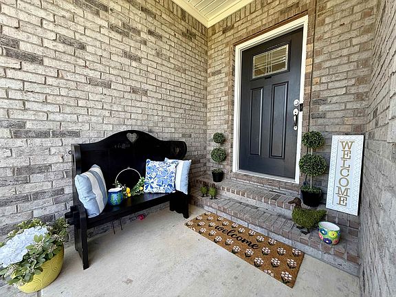 5th image of 39 Alexandrea Dr