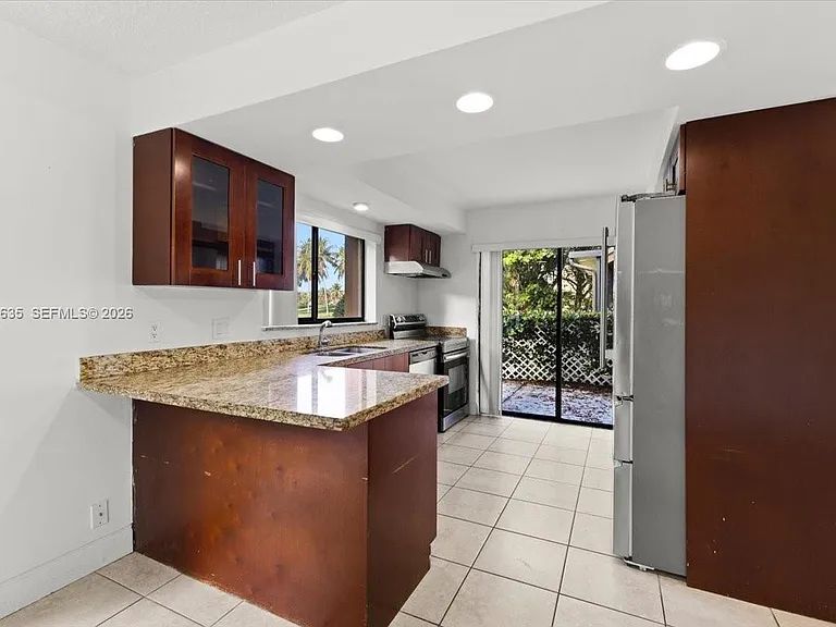 181 Wimbledon Lake Dr #181 — Photo 2