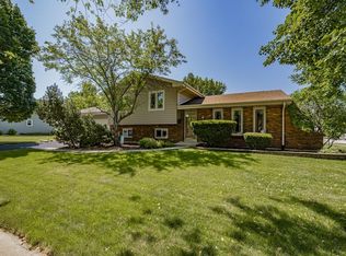 2080 Sapphire Ln, Aurora, IL 60506