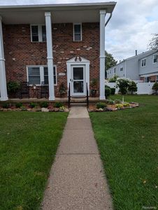 24600 Olde Orchard St, Novi, MI, 48375