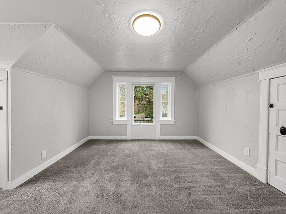 5th image of 716 S Lincoln Pl APT 3