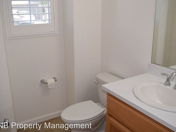 4th image of 1051 Bridlewood Dr