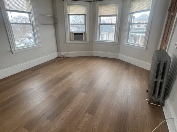 69 Hall St Floor 3, Providence, RI 02904