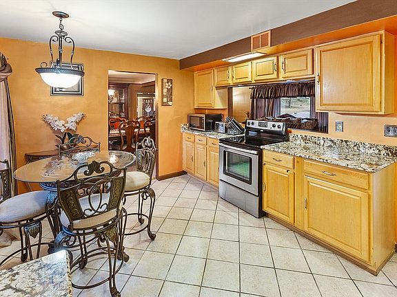 4th image of 3245 Lamarque Dr