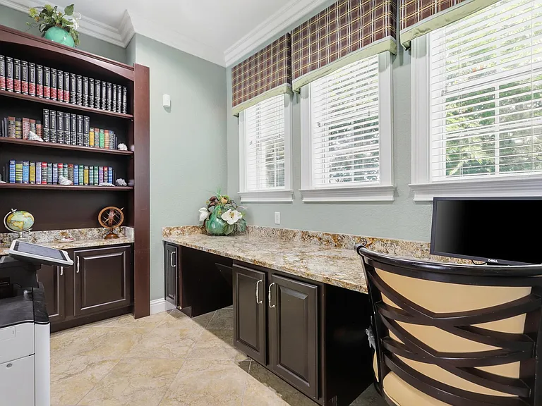 Olive Grove Apartments — Photo 10