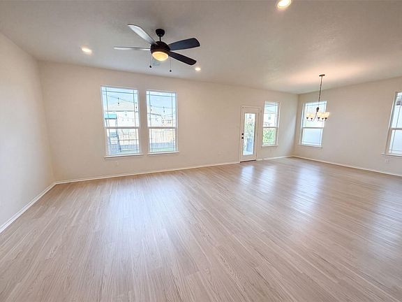 3rd image of 252 Sage Derby Dr #90