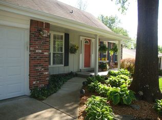 1144 Villaview Dr, Ballwin, MO