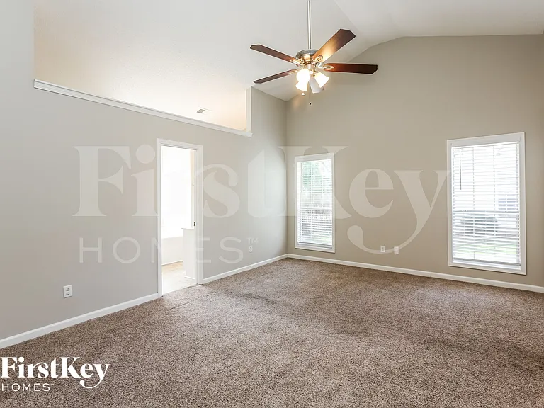 200 Summer Hill Dr — Photo 10