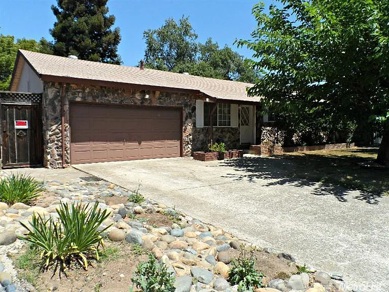 8525 Sheraton Dr photo 1