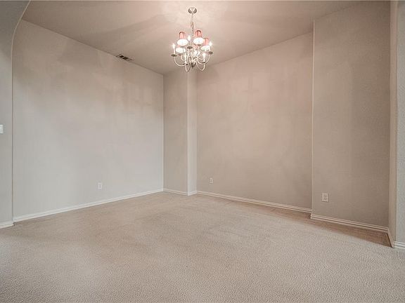 5th image of 11849 Foxwood Ln