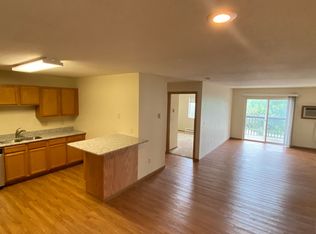 625 N 43rd St #102, Grand Forks, ND 58203