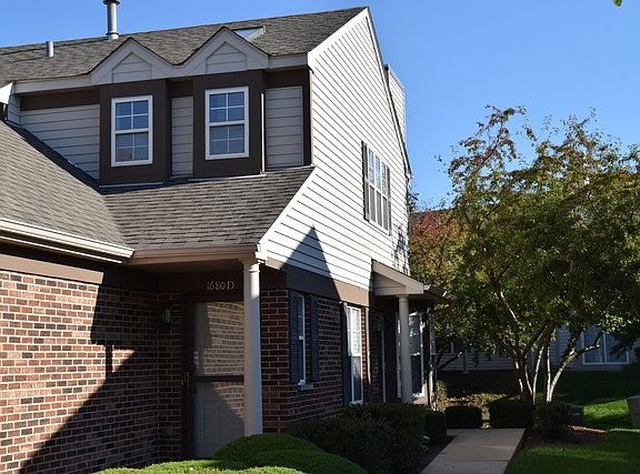 2nd image of 1680 Autumn Ave Unit B