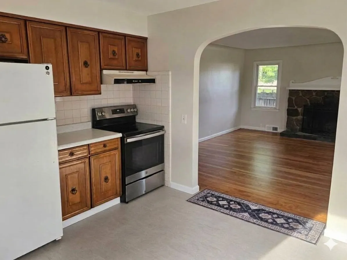 W Tienken Rd, Rochester Hills — Photo 2