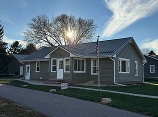 116 W Maple St, Hinton, IA 51024