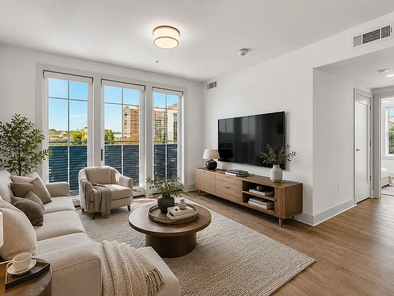 The Lowe — Photo 10