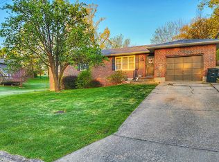 1407 Marbrooke Dr, Fulton, MO 65251