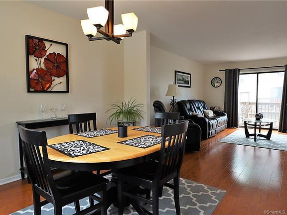 5th image of 60 Lawn Ave APT 18