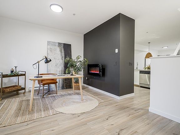 3rd image of 13958 108th Ave #221