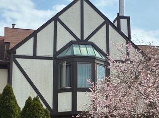 5 Tudor Ct, Ewing, NJ