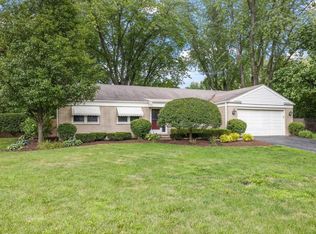 17 Country Squire Ct, Palos Heights, IL 60463