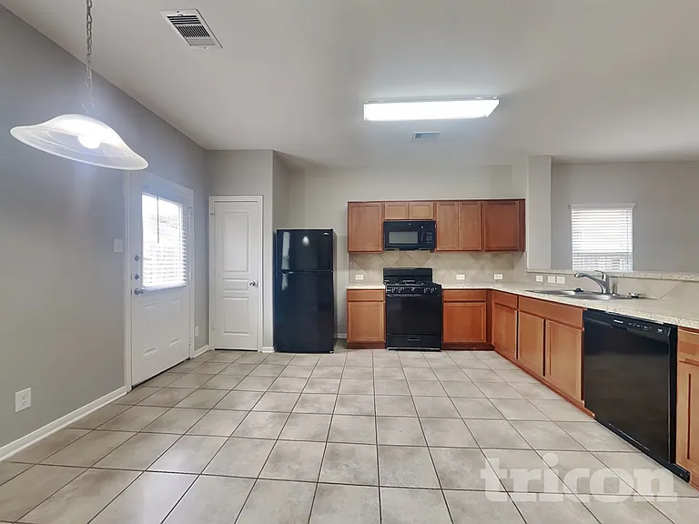 6103 Coleus St — Photo 5