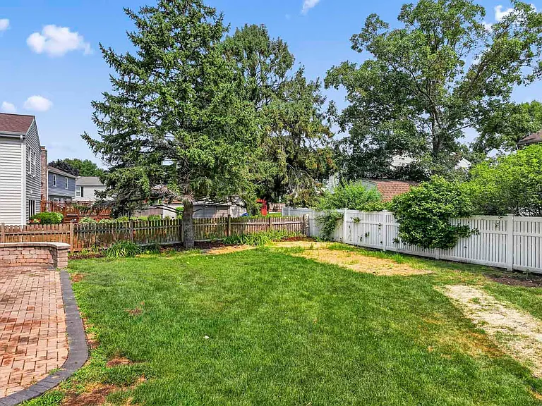 2158 Countryside Cir — Photo 38