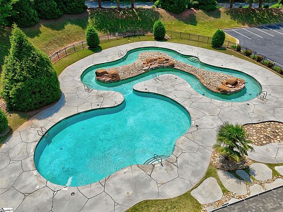 4th image of 1027 Tuscany Dr