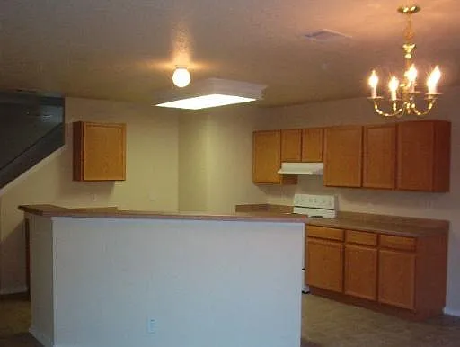 Large 3 Bedroom — Photo 4