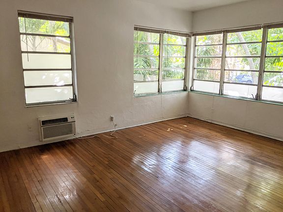 3rd image of 725 Lenox Ave APT 1