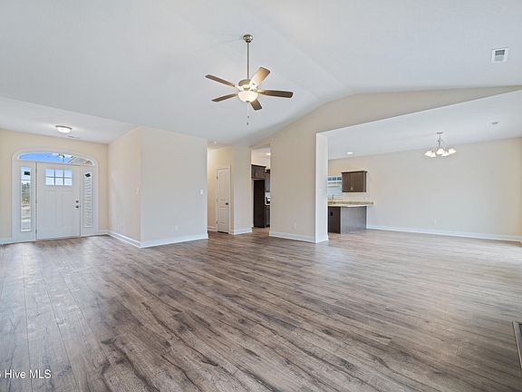 5th image of 123 Sanctuary Street