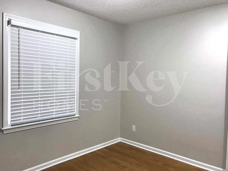 8802 W 95th Ter — Photo 17