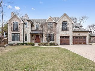 1616 Canterbury Ln, Glenview, IL