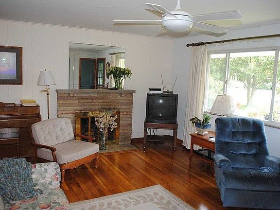 3rd image of 1646 Paula Dr