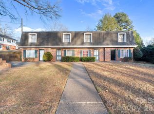 1182 10th Street Place Cir NW, Hickory, NC 28601