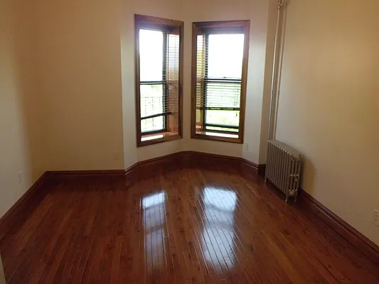 Rented by Maximus Realty Group | media 25